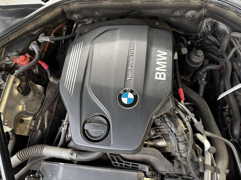 Schwarz Gebraucht 2016 BMW 520 Kombi | 11.500 € (Superpreis) - Bild 1/4