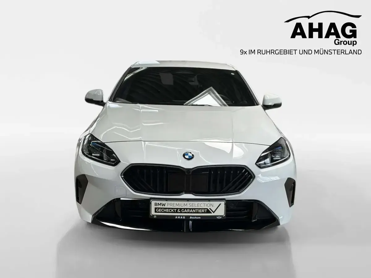 Gebraucht BMW 220 Performance 163 PS (119 kW) 2025 Weiß Coupé