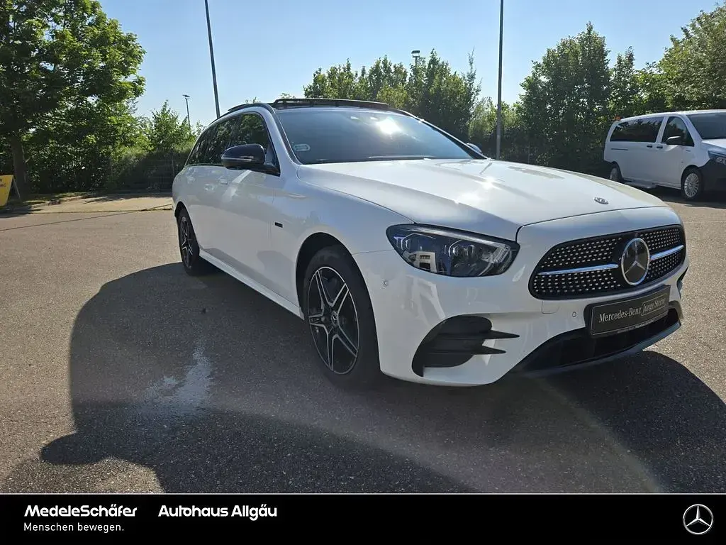 Gebraucht Mercedes E300 AMG 306 PS (225 kW) 2021 Weiß Limousine