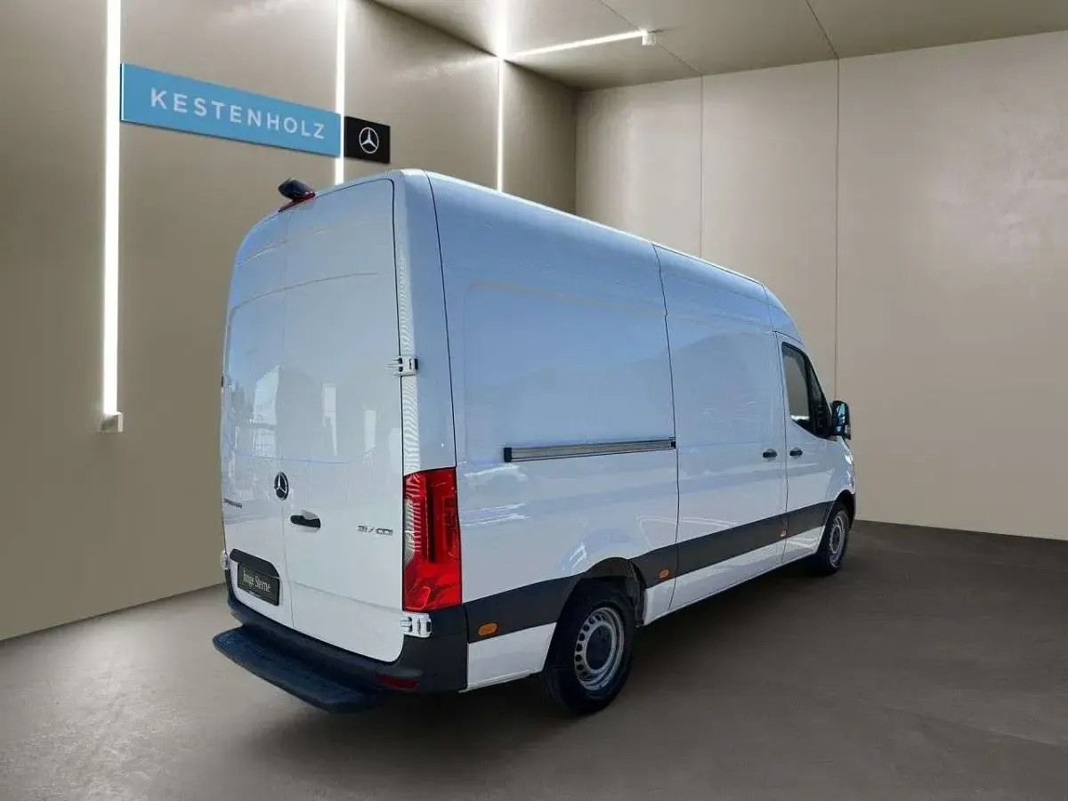 Gebraucht Mercedes Sprinter 170 PS (125 kW) 2025 Weiß Van