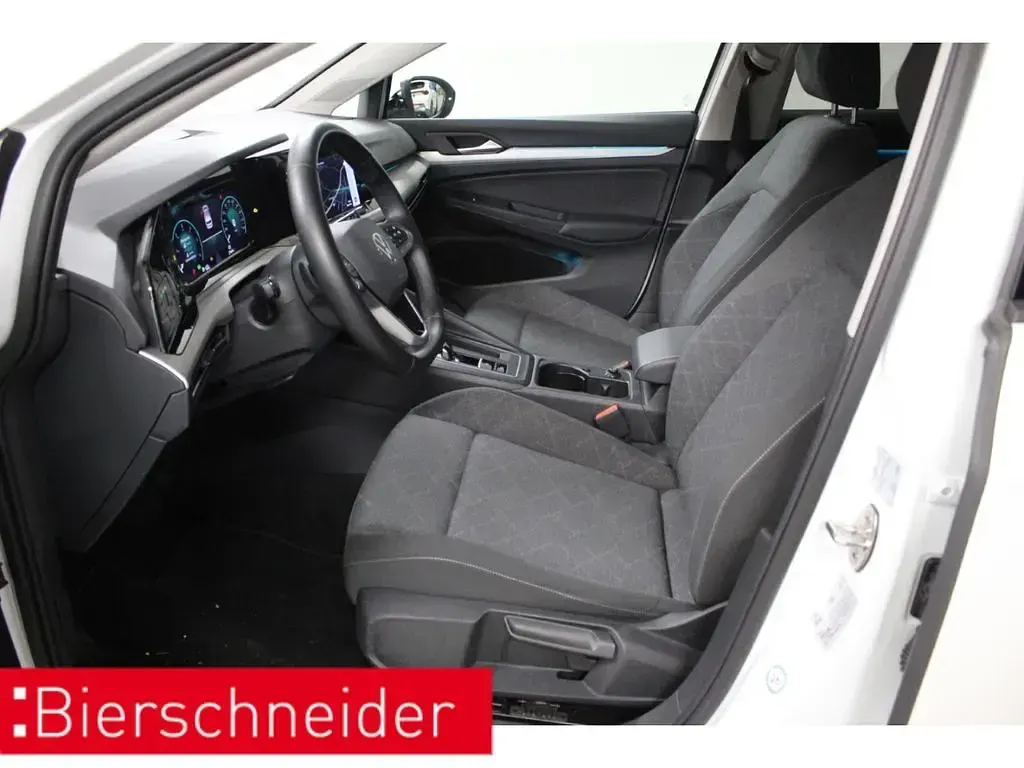 Gebraucht VW Golf VIII Life 116 PS (85 kW) 2024 Weiss Limousine