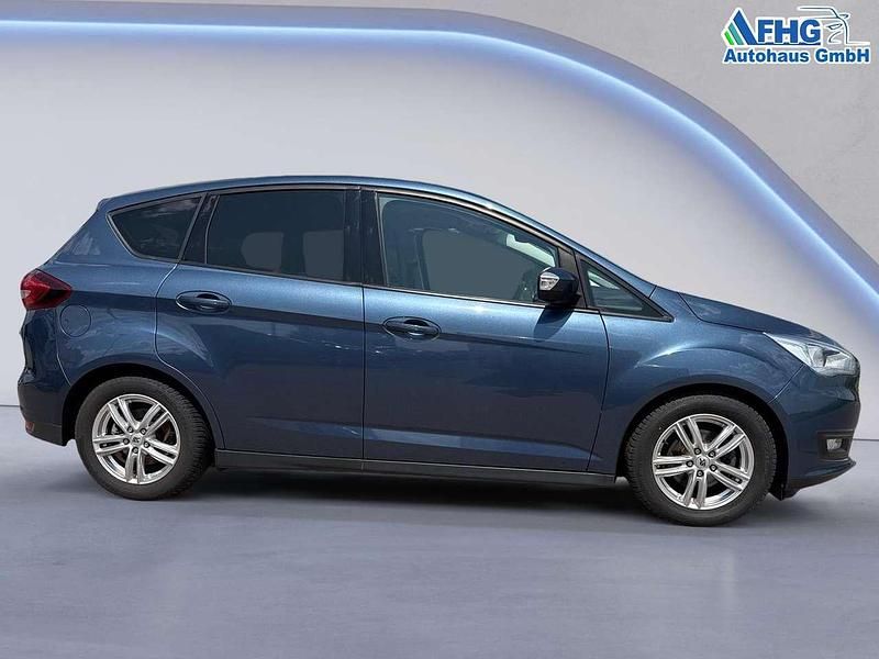 Gebraucht Ford Focus Cool & Connect 101 PS (74 kW) 2019 Chromablau metallic Kombi