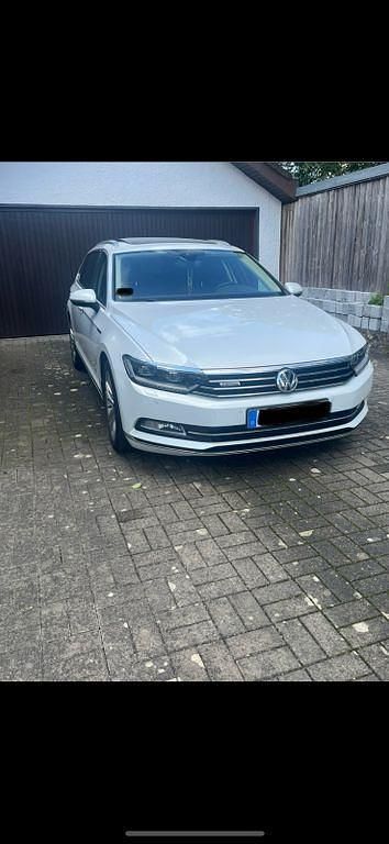 Weiß Gebraucht 2018 VW Passat Highline Kombi | 21.250 € (Fairer Preis) - Bild 1/4