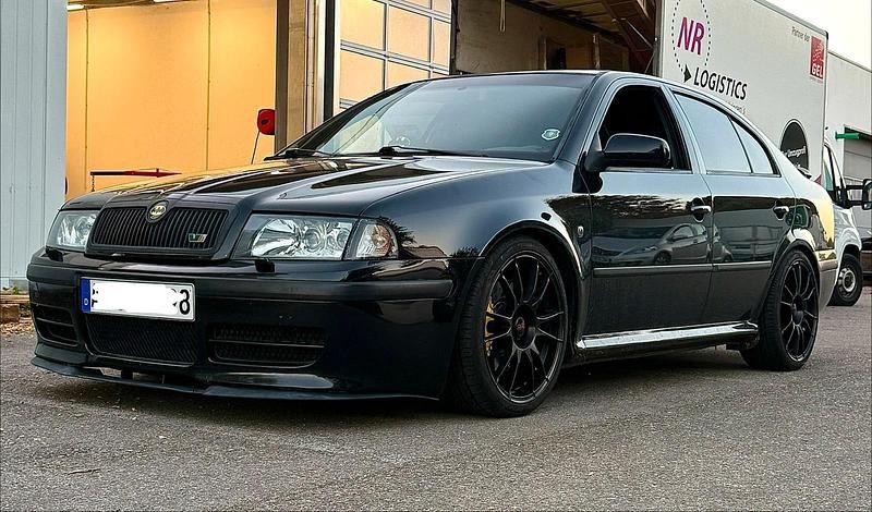Schwarz Gebraucht 2001 Skoda Octavia RS Limousine | 11.000 € - Bild 1/4