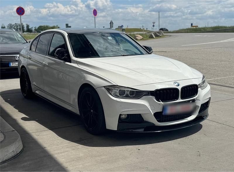 Weiß Gebraucht 2012 BMW 330 M Performance Limousine | 15.500 € (Guter Preis) - Bild 1/4