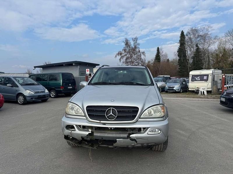 Gebraucht Mercedes ML270 Edition 163 PS (119 kW) 2004 Silber SUV
