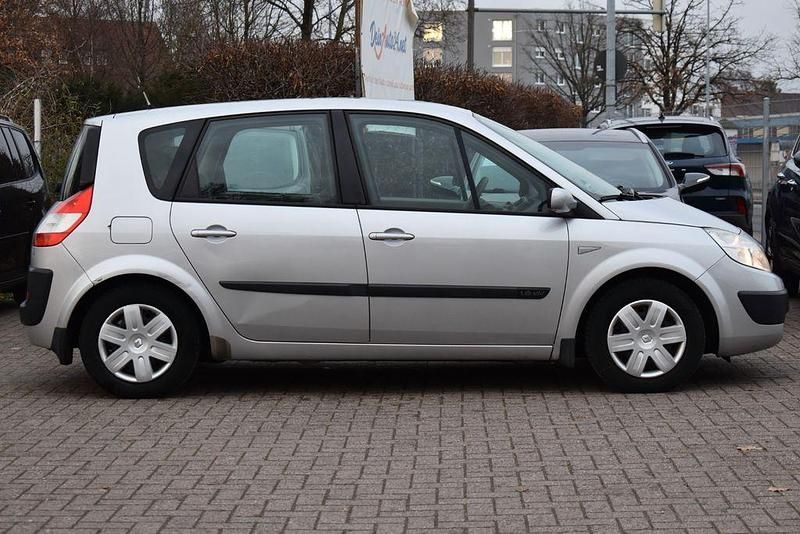 Gebraucht Renault Scénic II Avantage 111 PS (81 kW) 2005 Silber Van / Kleinbus