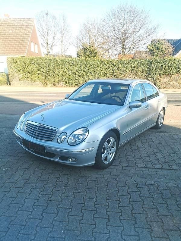 Gebraucht Mercedes E220 150 PS (110 kW) 2003 Limousine