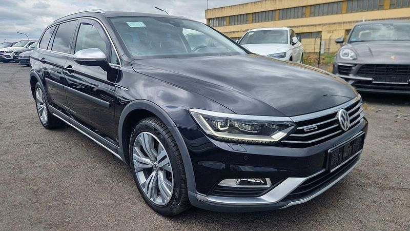 Schwarz Gebraucht 2018 VW Passat Alltrack Kombi | 18.999 € (Guter Preis) - Bild 1/4