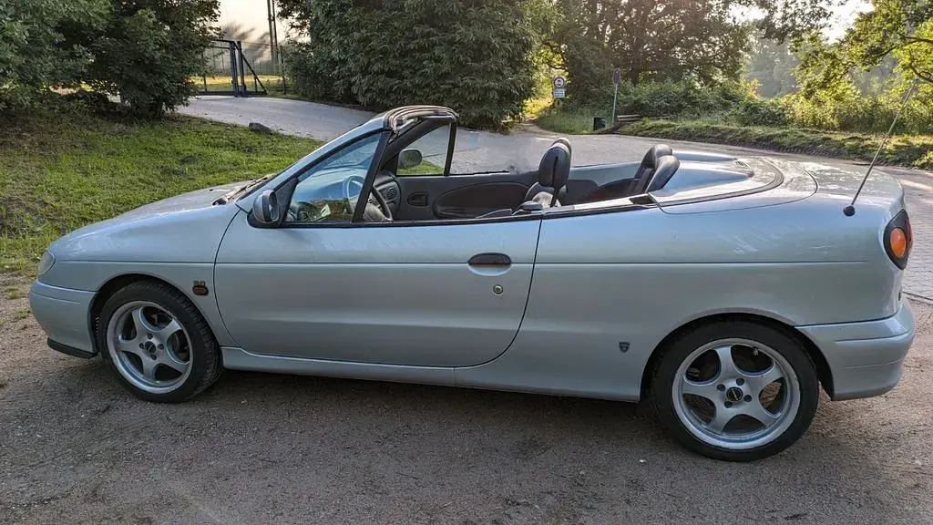 Gebraucht Renault Mégane Cabriolet 114 PS (83 kW) 1998 Silber Cabrio