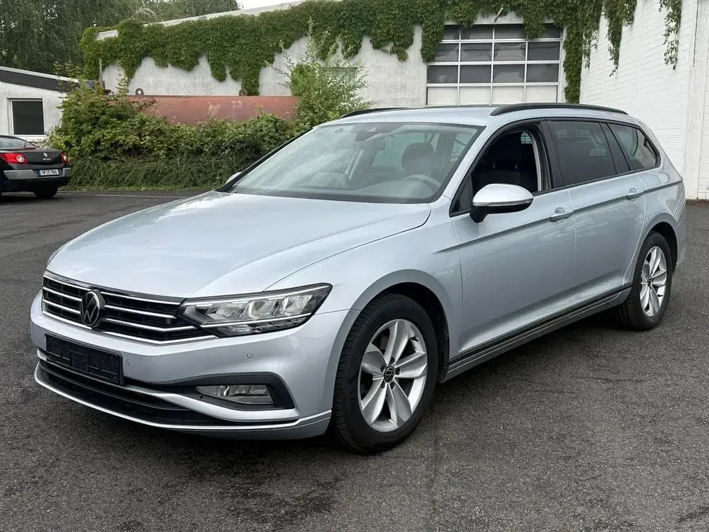 Gebraucht VW Passat Business 200 PS (147 kW) 2023 Silber Kombi