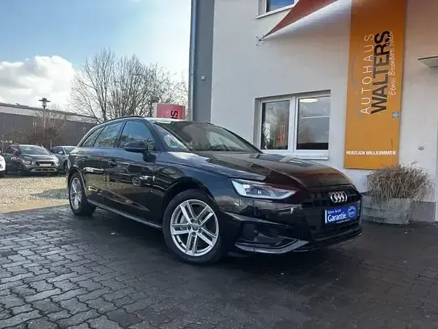 Gebraucht Audi A4 Advanced 190 PS (139 kW) 2020 Mythosschwarz (metallic) Kombi