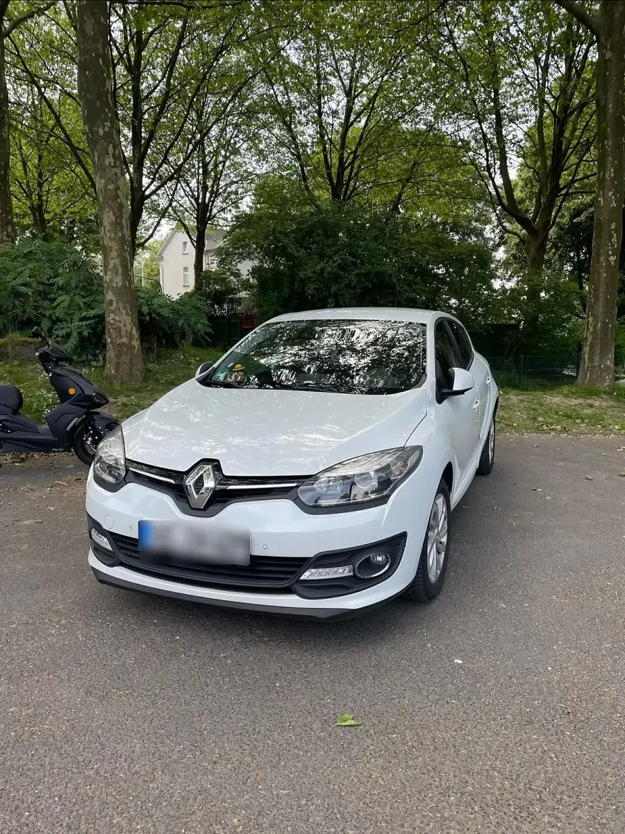 Gebraucht Renault Mégane 116 PS (85 kW) 2014 Weiß Kleinwagen