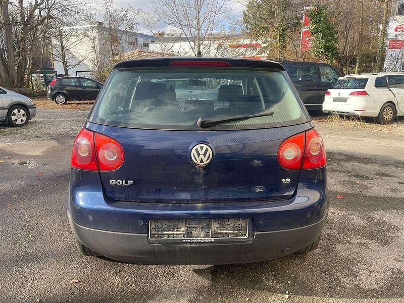 Gebraucht VW Golf IV Trendline 102 PS (75 kW) 2005 Shadow blue metallic Kleinwagen