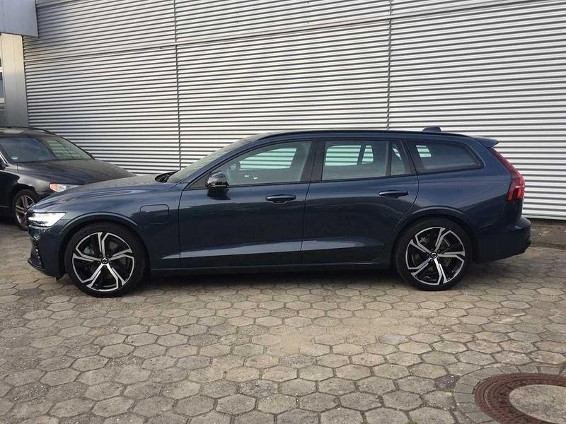 Gebraucht Volvo V60 Ultra 310 PS (228 kW) 2024 Blau Kombi