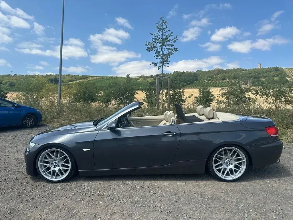 Gebraucht BMW 330 Cabriolet Performance 272 PS (200 kW) 2008 Schwarz Cabrio