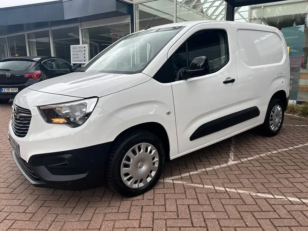 Gebraucht Opel Combo Edition 131 PS (96 kW) 2021 Weiß Van / Kleinbus