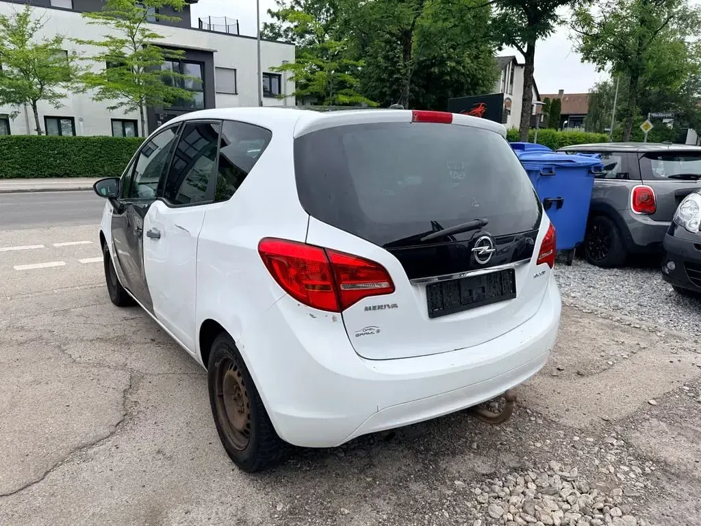 Gebraucht Opel Meriva Color Edition 120 PS (88 kW) 2011 Weiß Van / Kleinbus