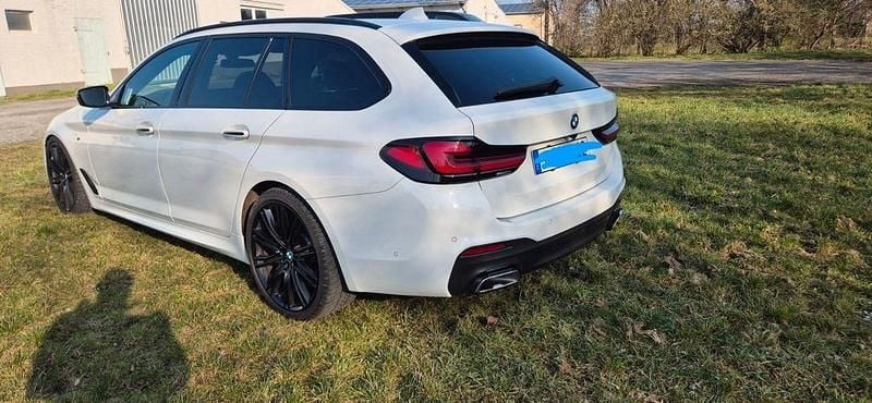 Gebraucht BMW M550 Performance 400 PS (294 kW) 2018 Weiß Limousine