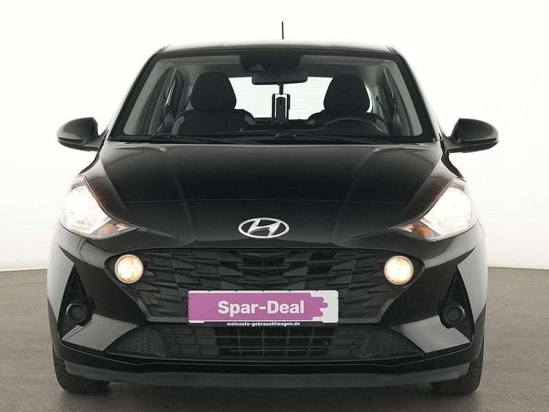 Gebraucht Hyundai i10 Select 67 PS (49 kW) 2023 Phantom black Kleinwagen