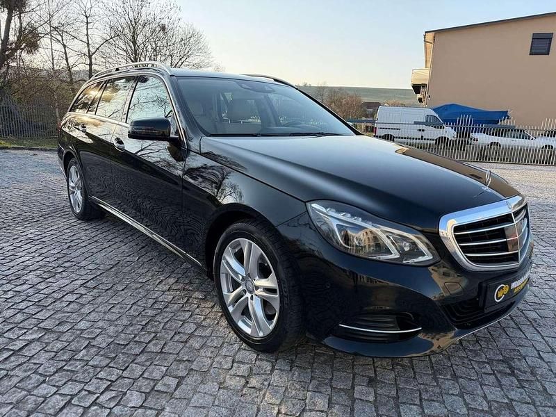 Gebraucht Mercedes E350 252 PS (185 kW) 2013 Obsidianschwarz Kombi