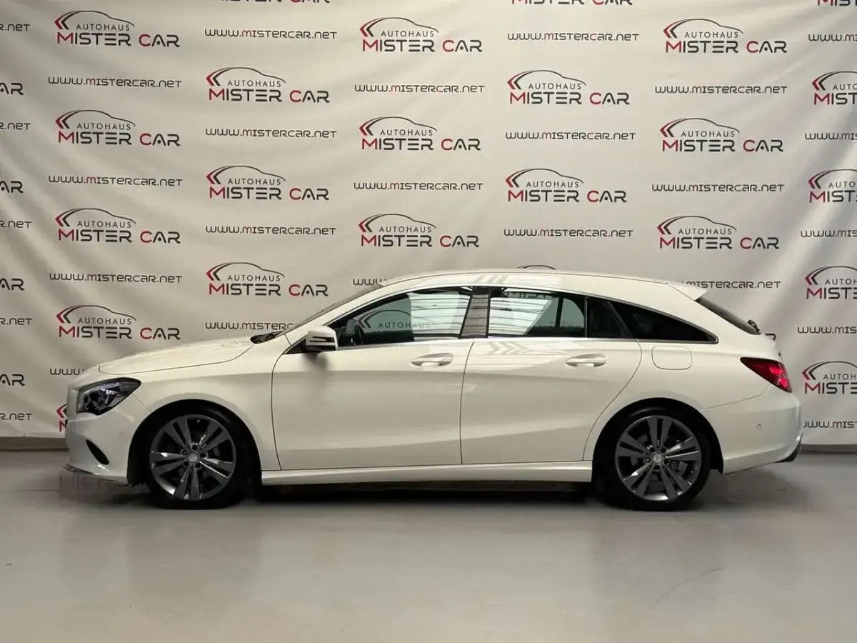 Gebraucht Mercedes CLA180 122 PS (89 kW) 2017 Calcitweiss/zirrusweiss Limousine