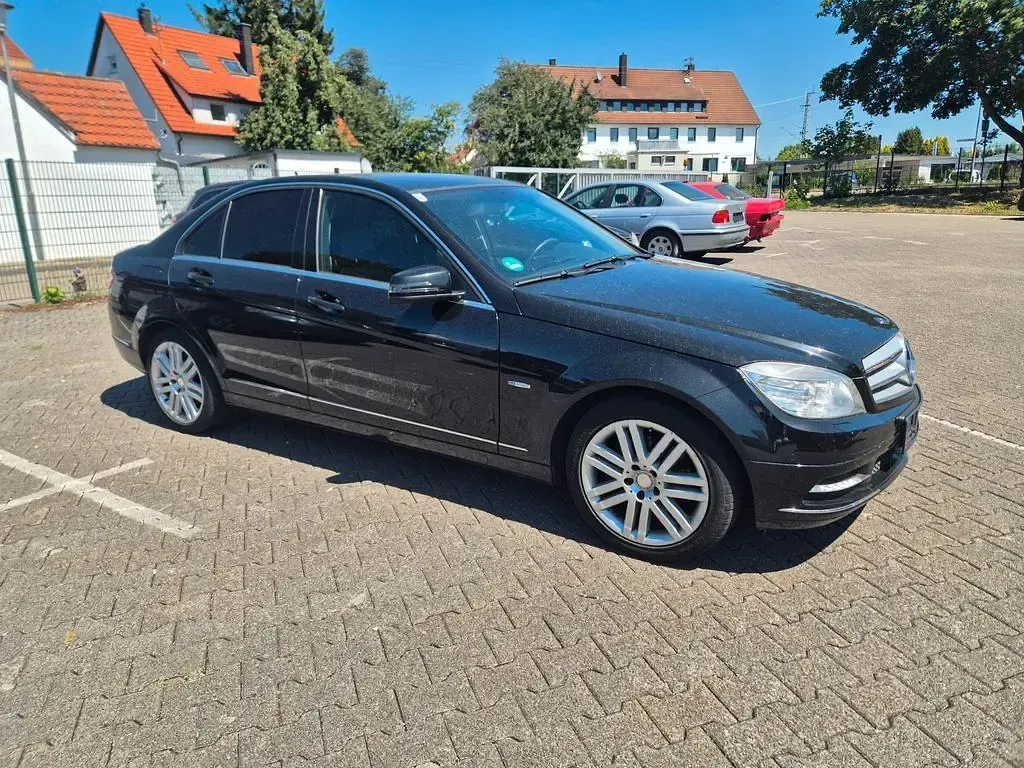 Gebraucht Mercedes C250 204 PS (150 kW) 2010 Schwarz Limousine