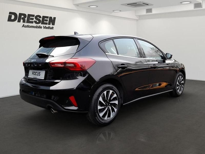 Neu Ford Focus Titanium 155 PS (114 kW) 2026 Schwarz Limousine