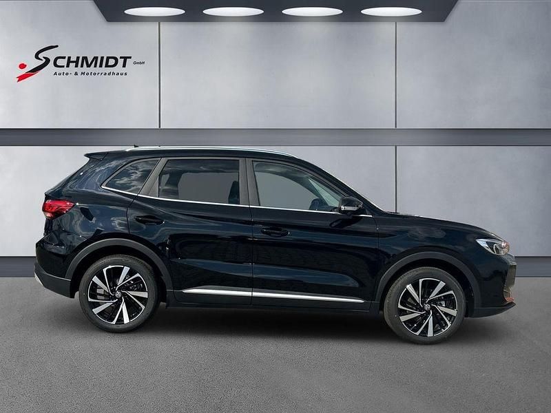 Neu MG ZS Luxury 197 PS (144 kW) 2025 Schwarz Limousine