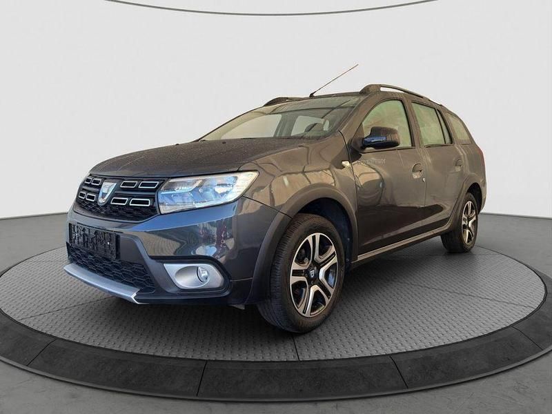 Grau comete (metallic) Gebraucht 2020 Dacia Logan MCV Stepway Kombi | 15.740 € (Teuer) - Bild 1/4