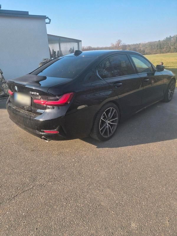 Gebraucht BMW 330e 292 PS (214 kW) 2019 Schwarz Limousine