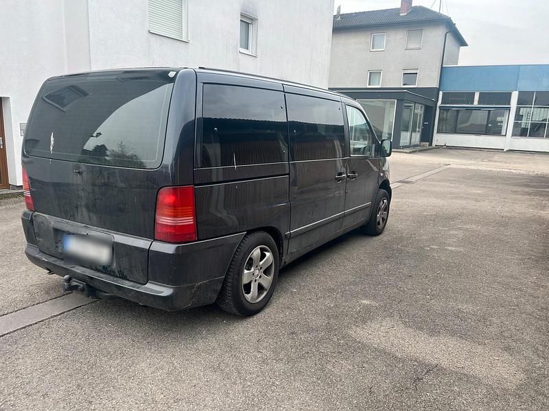 Gebraucht Mercedes Vito 122 PS (89 kW) 2001 Schwarz Van