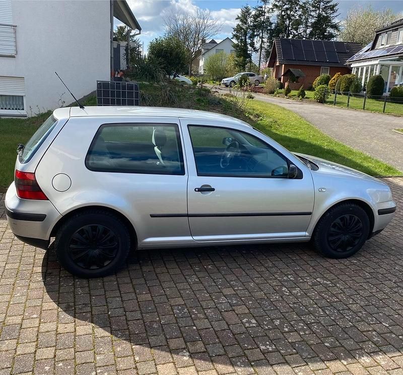 Gebraucht VW Golf IV Edition 75 PS (55 kW) 2000 Silber Kleinwagen