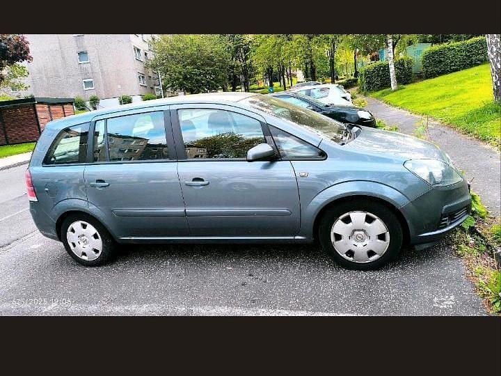 Grau Gebraucht 2006 Opel Zafira Van / Kleinbus | 3.200 € (Fairer Preis) - Bild 1/4
