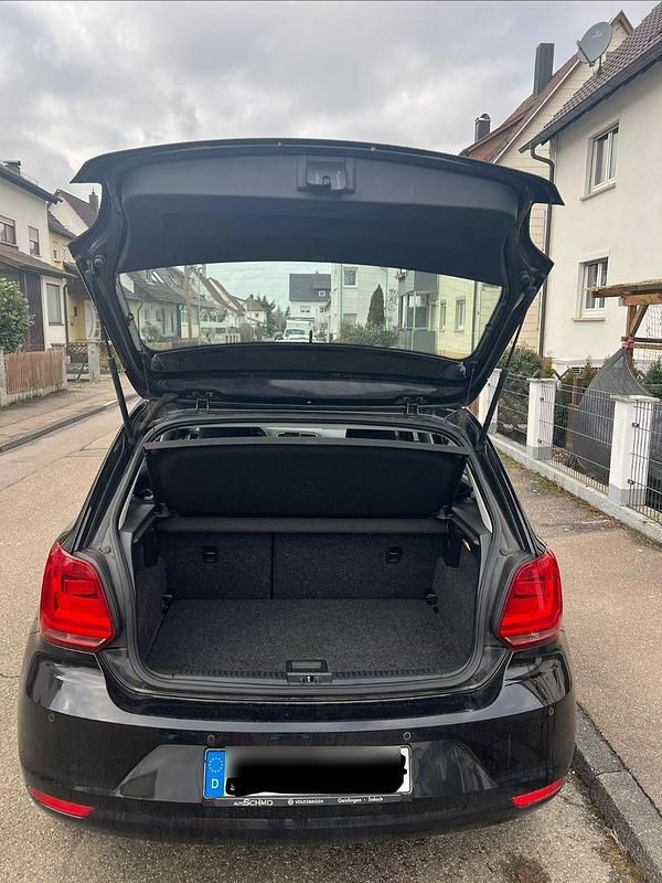 Gebraucht VW Polo Comfortline 75 PS (55 kW) 2015 Schwarz Kleinwagen