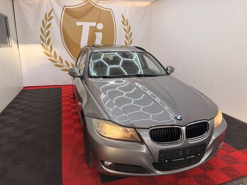Gebraucht BMW 318 143 PS (105 kW) 2012 Grau Kombi