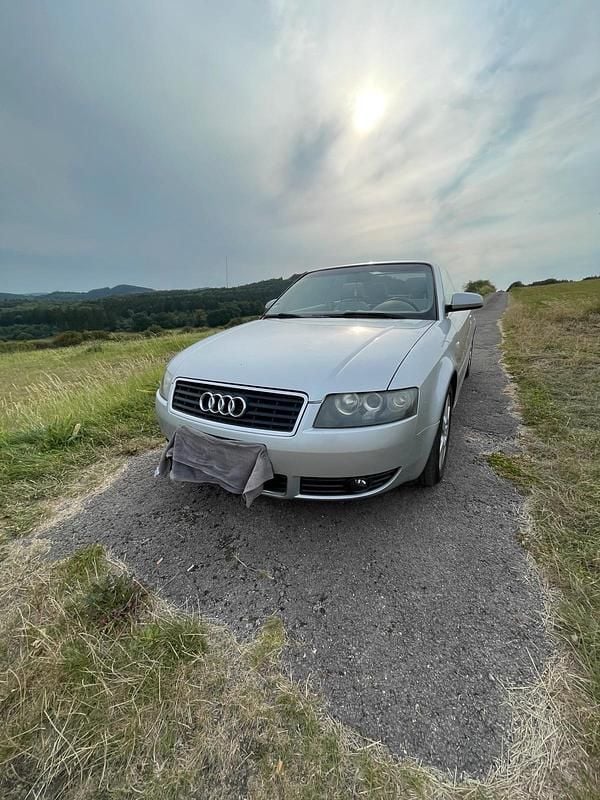 Silber Gebraucht 2004 Audi A4 Cabriolet Cabrio | 3.999 € (Superpreis) - Bild 1/4