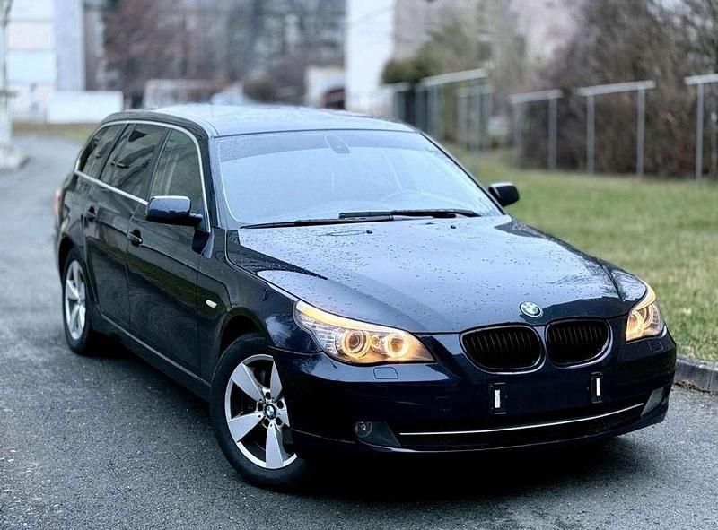 Gebraucht BMW 530 235 PS (172 kW) 2007 Blau Kombi