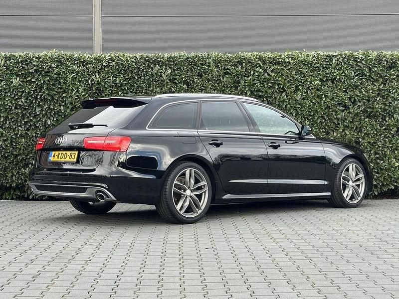 Gebraucht Audi A6 Sport 179 PS (131 kW) 2013 Schwarz Kombi