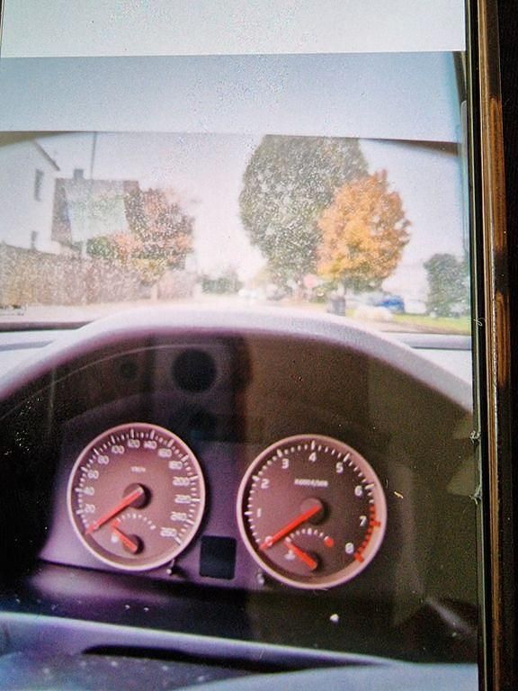 Schwarz Gebraucht 2003 Volvo S40 Limousine | 1.200 € - Bild 1/3