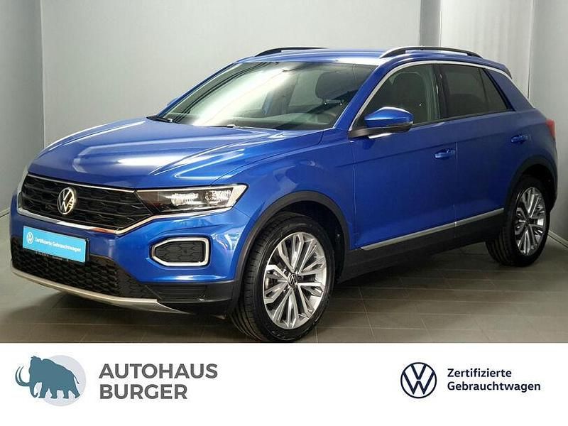 Ravennablau (metallic) Gebraucht 2022 VW T-Roc Sportline SUV | 27.870 € (Fairer Preis) - Bild 1/4