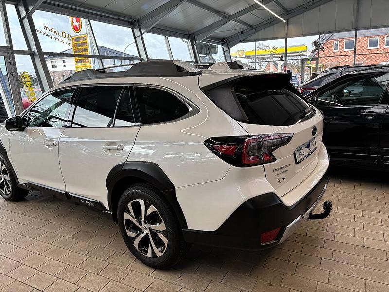 Gebraucht Subaru Outback Platinum 169 PS (124 kW) 2022 Weiß Kombi