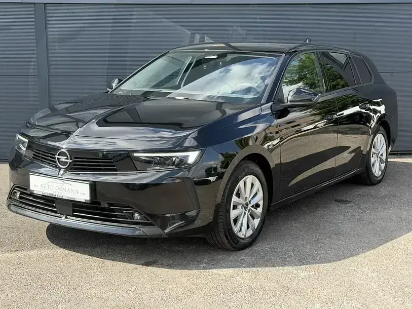 Gebraucht Opel Astra Business Edition 131 PS (96 kW) 2024 Lackierung schwarz perla nera/ Kleinwagen