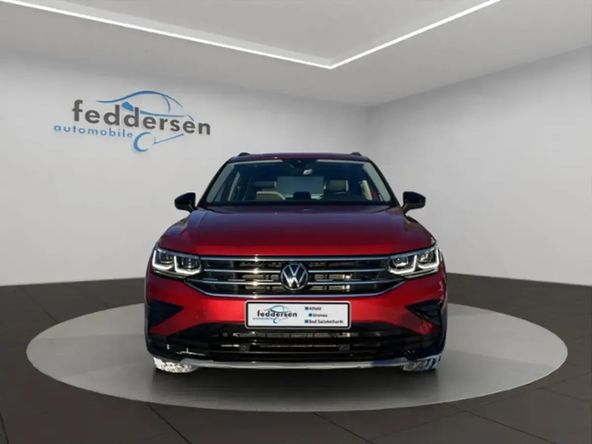 Gebraucht VW Tiguan Sportline 200 PS (147 kW) 2023 Kings red metallic (metallic) SUV