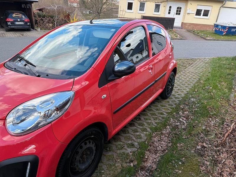 Gebraucht Citroën C1 SELECTION 68 PS (50 kW) 2014 Rot Kleinwagen