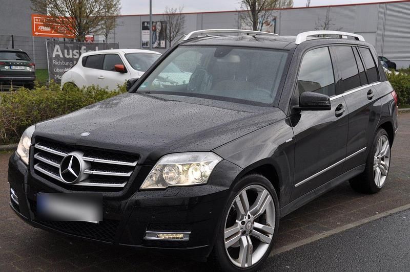 Schwarz Gebraucht 2011 Mercedes GLK220 SUV | 15.900 € (Teuer) - Bild 1/4