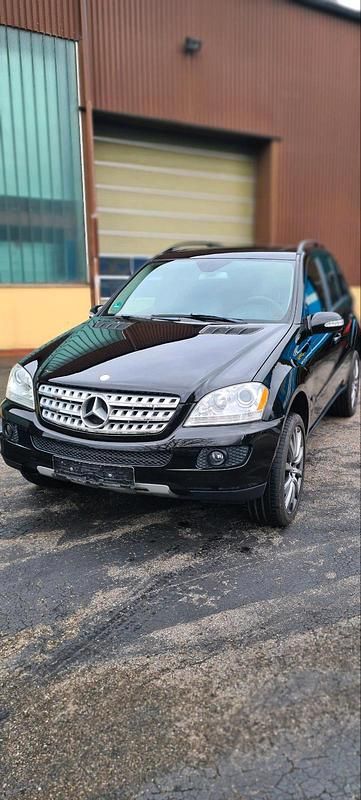 Schwarz Gebraucht 2008 Mercedes ML350 SUV | 7.600 € (Superpreis) - Bild 1/4