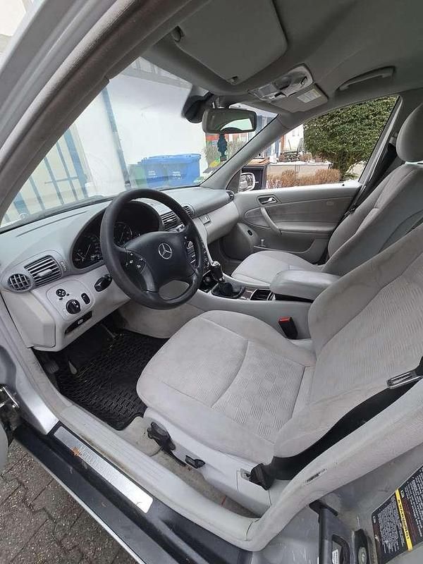 Gebraucht Mercedes C180 143 PS (105 kW) 2004 Grau Limousine