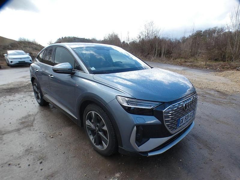 Gebraucht Audi Q4 e-tron S-Line 194 kW (265 PS) 2022 Geysirblau metallic SUV