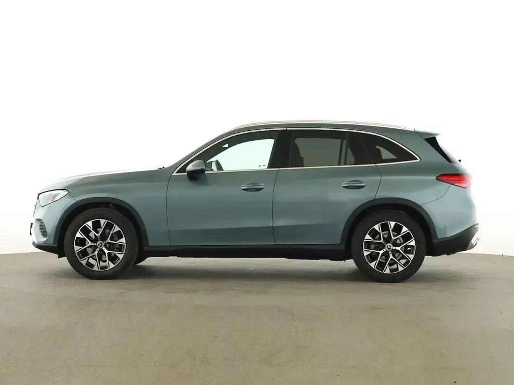 Gebraucht Mercedes GLC200 Avantgarde 204 PS (150 kW) 2025 Silber SUV
